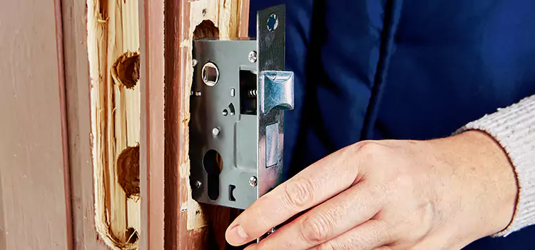 Garage Door Lock Replacement North Haven